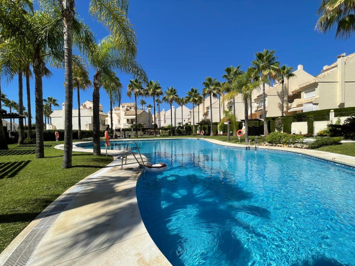 El Arenal Townhouse By The With Swimming Pool Ii- Eaw Homes Semesterbostad Marbella