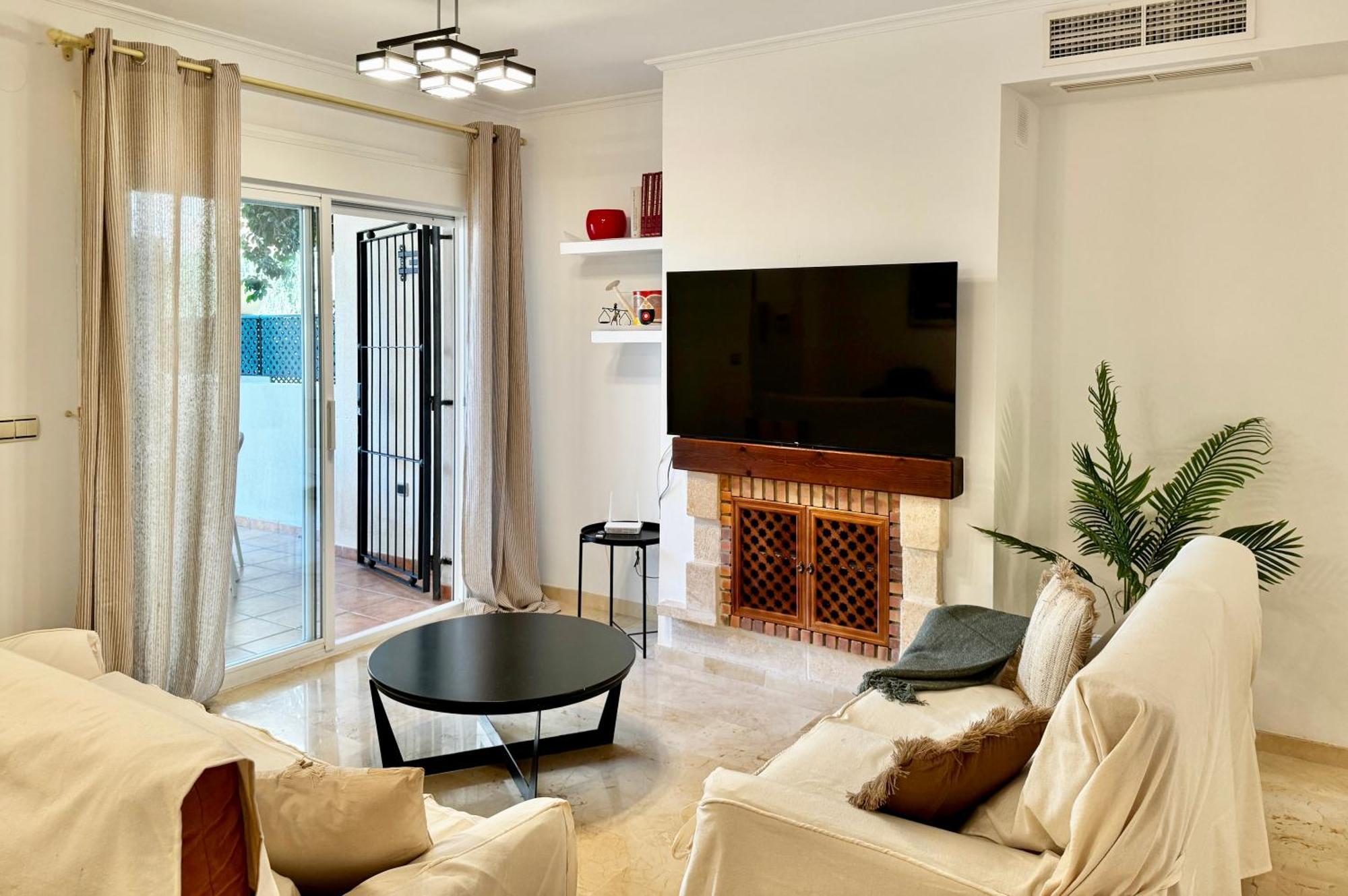 El Arenal Townhouse By The With Swimming Pool Ii- Eaw Homes Semesterbostad